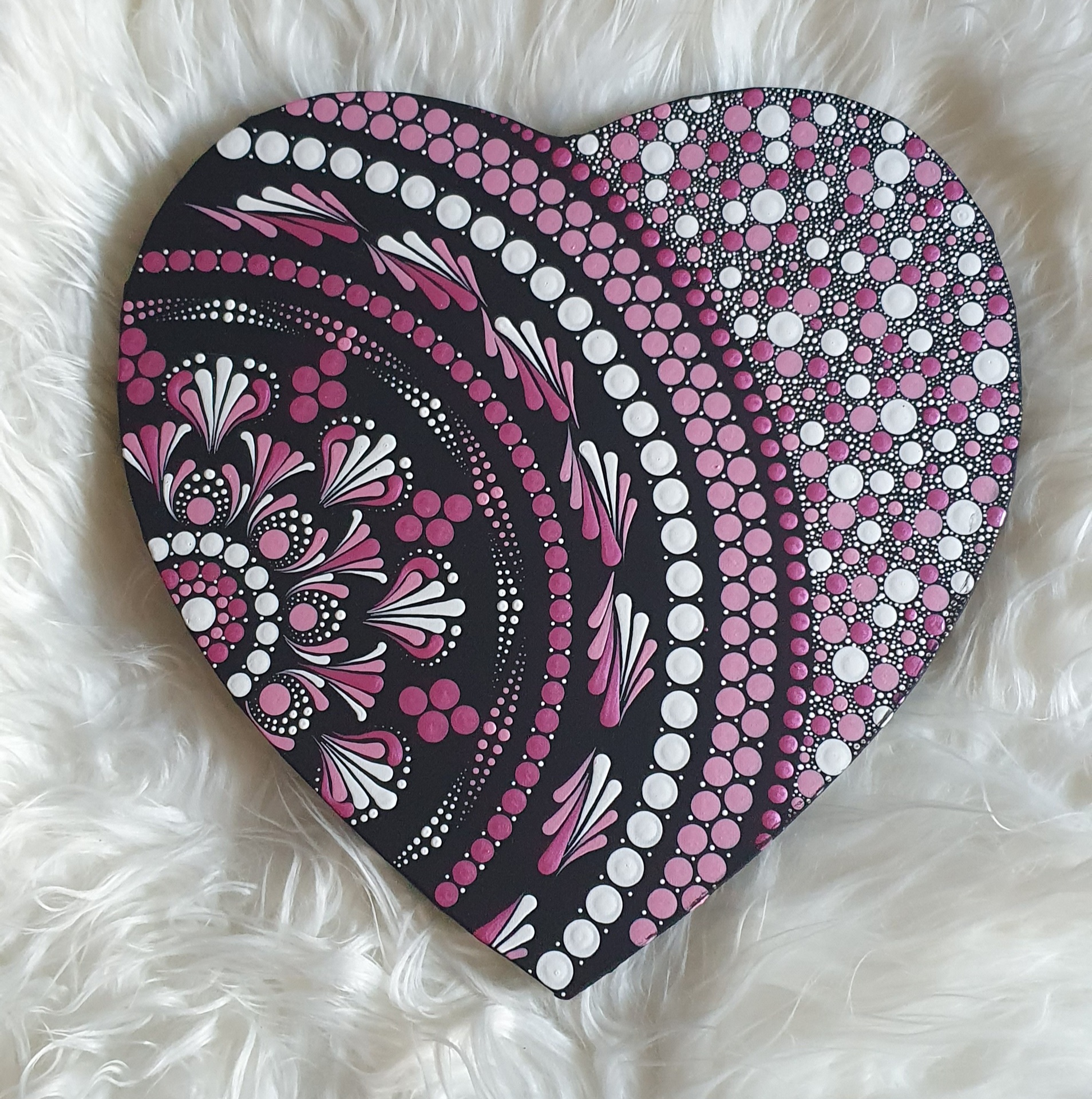 Szeretet mandala - 28cm - feszített vászon