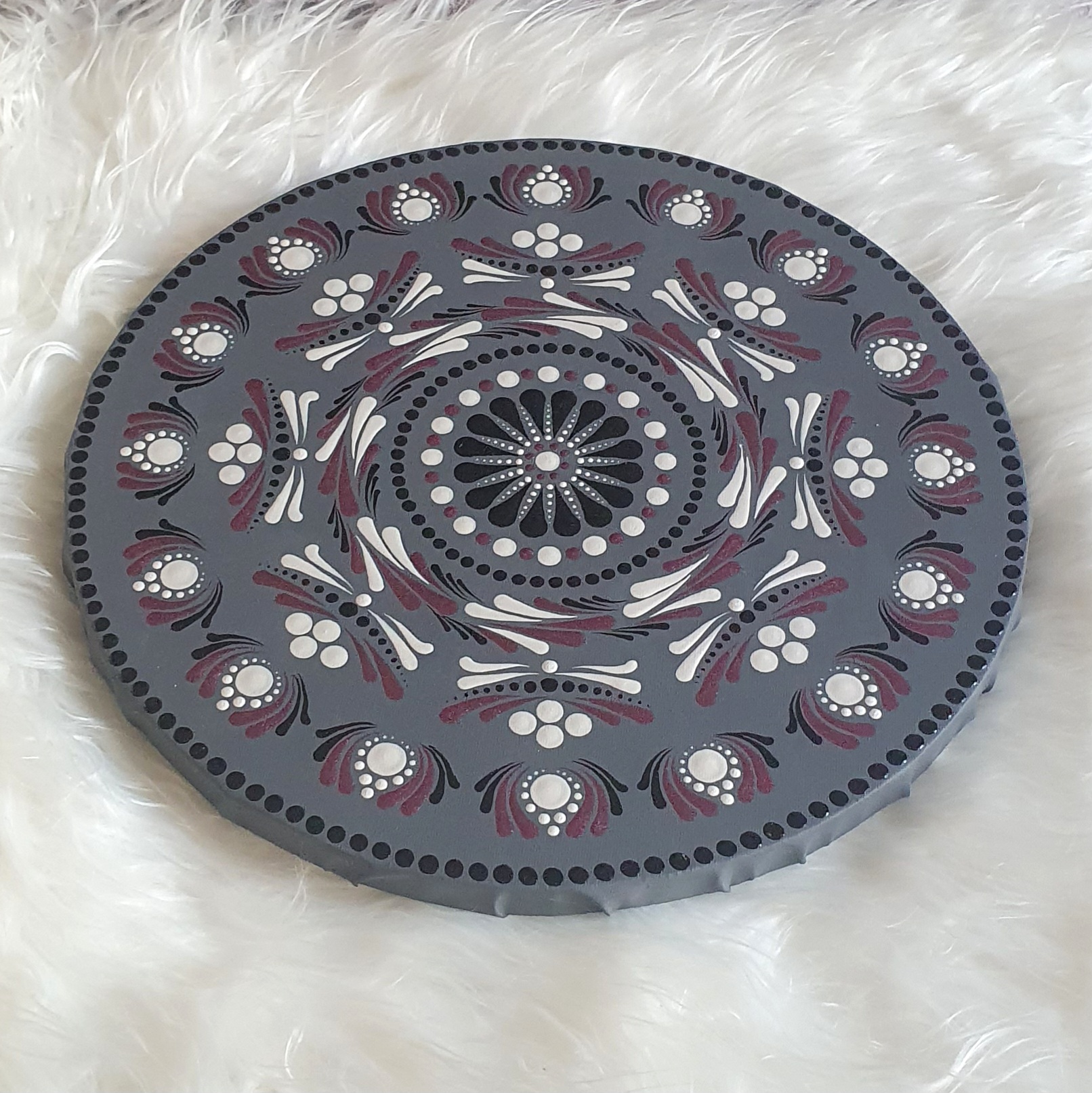 Légies Harmónia – Kézzel Pontozott Kerek Mandala (30 cm) - Image 2