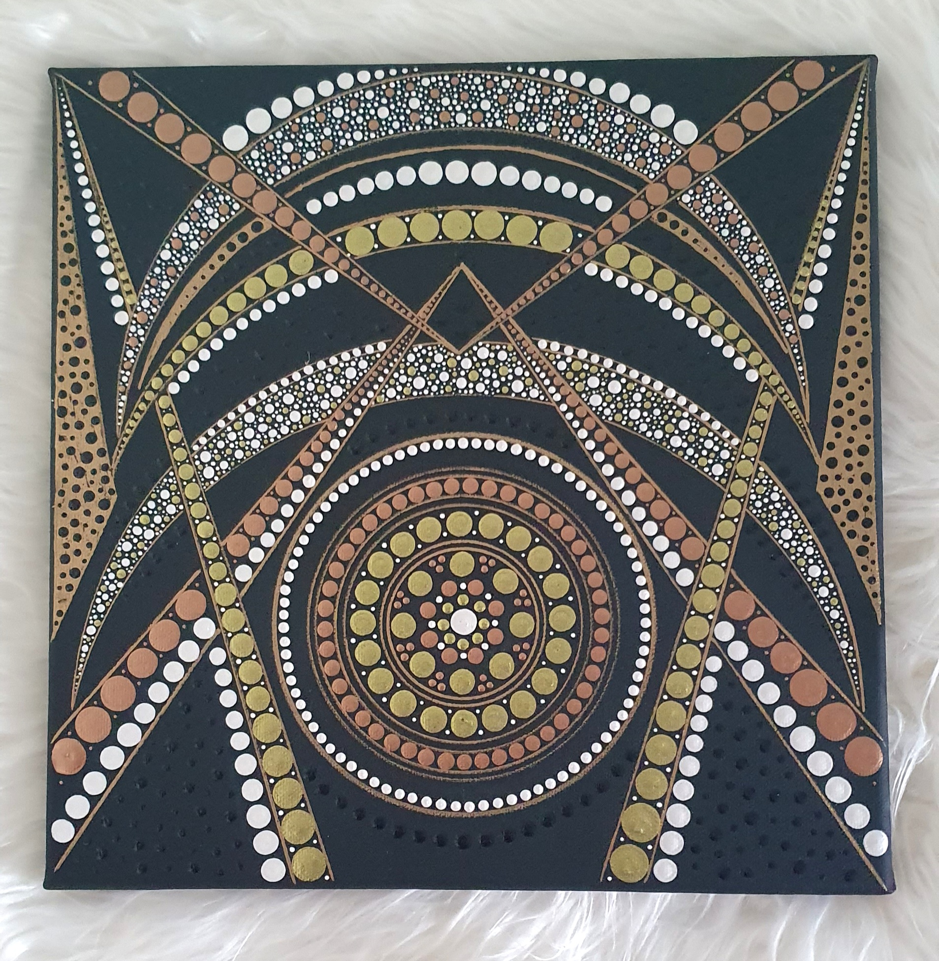 Arany Geometria – 40 x 40 cm Kézzel Pontozott Modern Art Deco Festmény